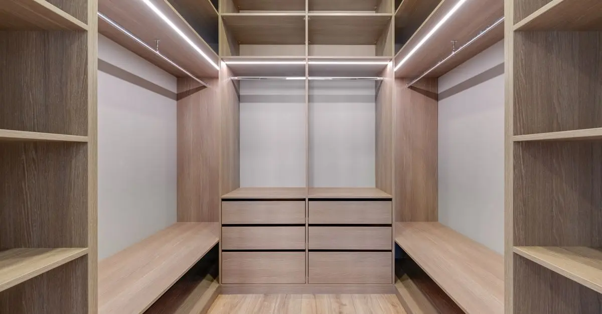 Comment bien choisir l'éclairage de votre armoire
