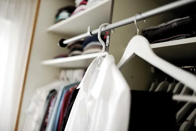 Comment entretenir une armoire : conseils pratiques