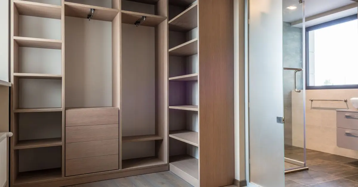Comment créer une armoire sur mesure pour optimiser l'espace
