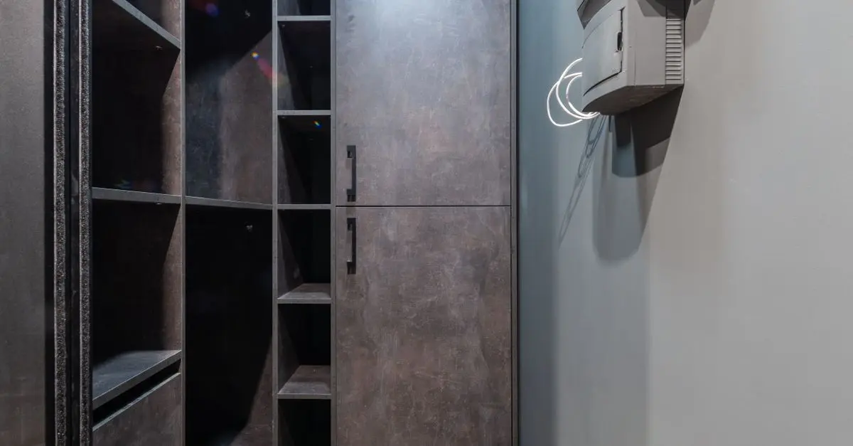 Comment choisir une armoire fonctionnelle pour votre logement