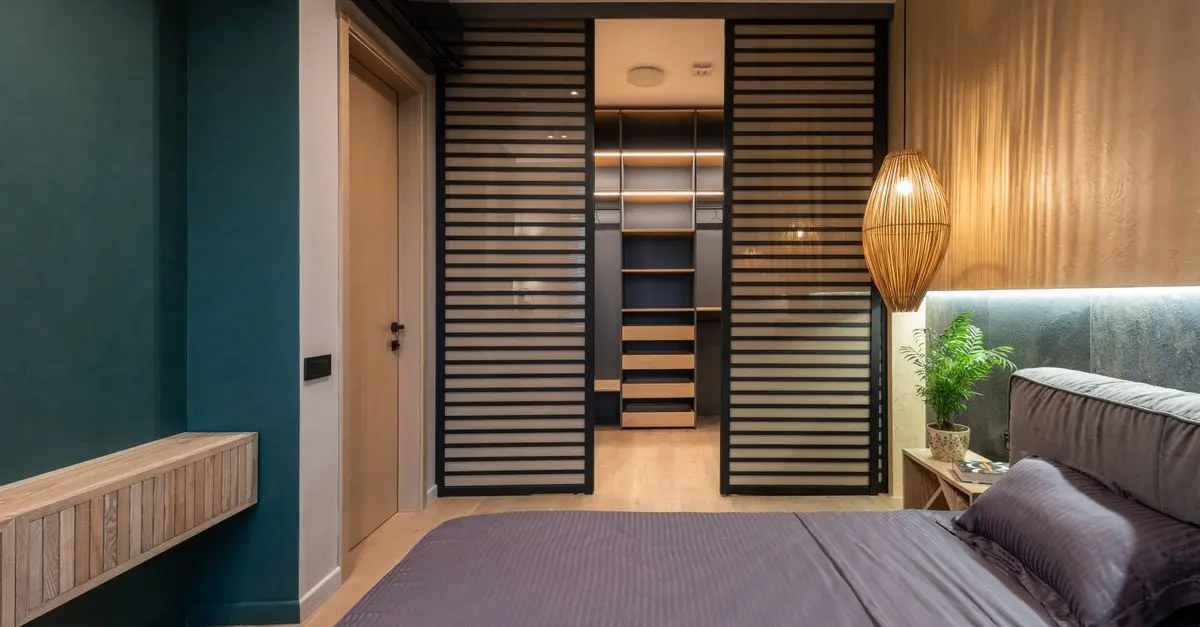Types de portes pour armoire : comparatif complet