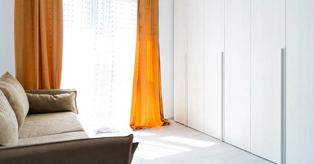 Comment remonter une armoire après un déménagement