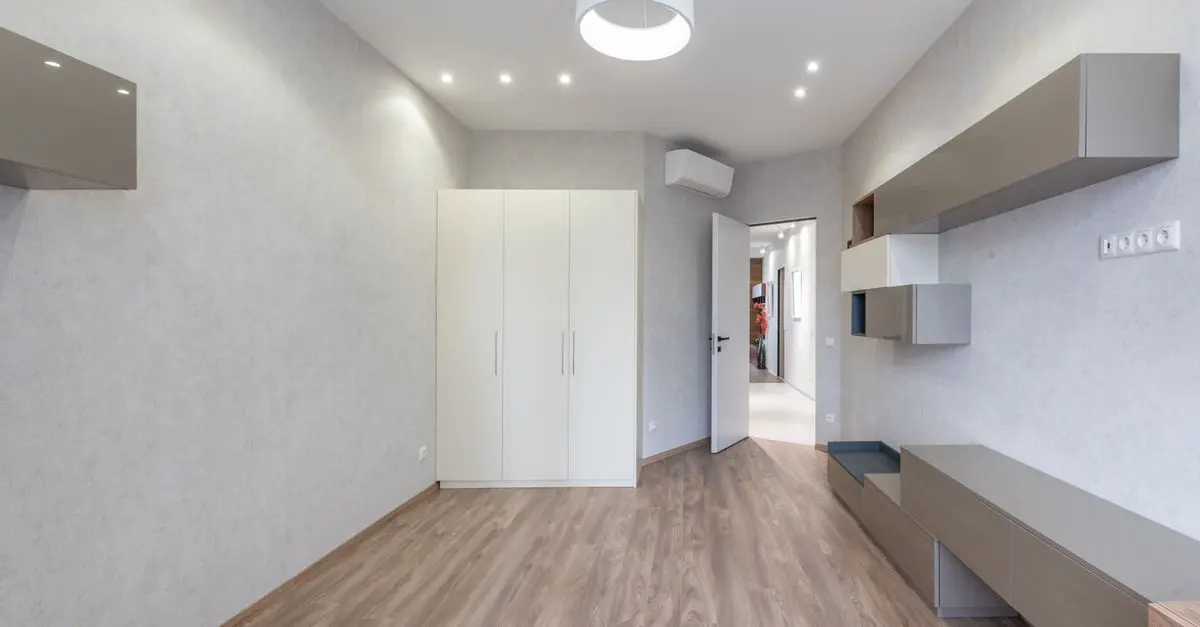 Comment bien choisir l'éclairage de votre armoire