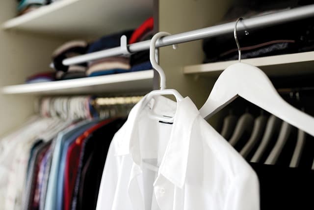 Comparatif des armoires sur mesure et en kit : lequel choisir ?